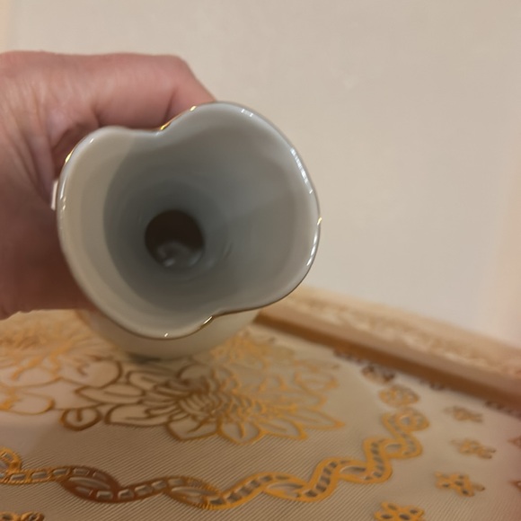 Floral Porcelain Vase - Picture 4 of 9